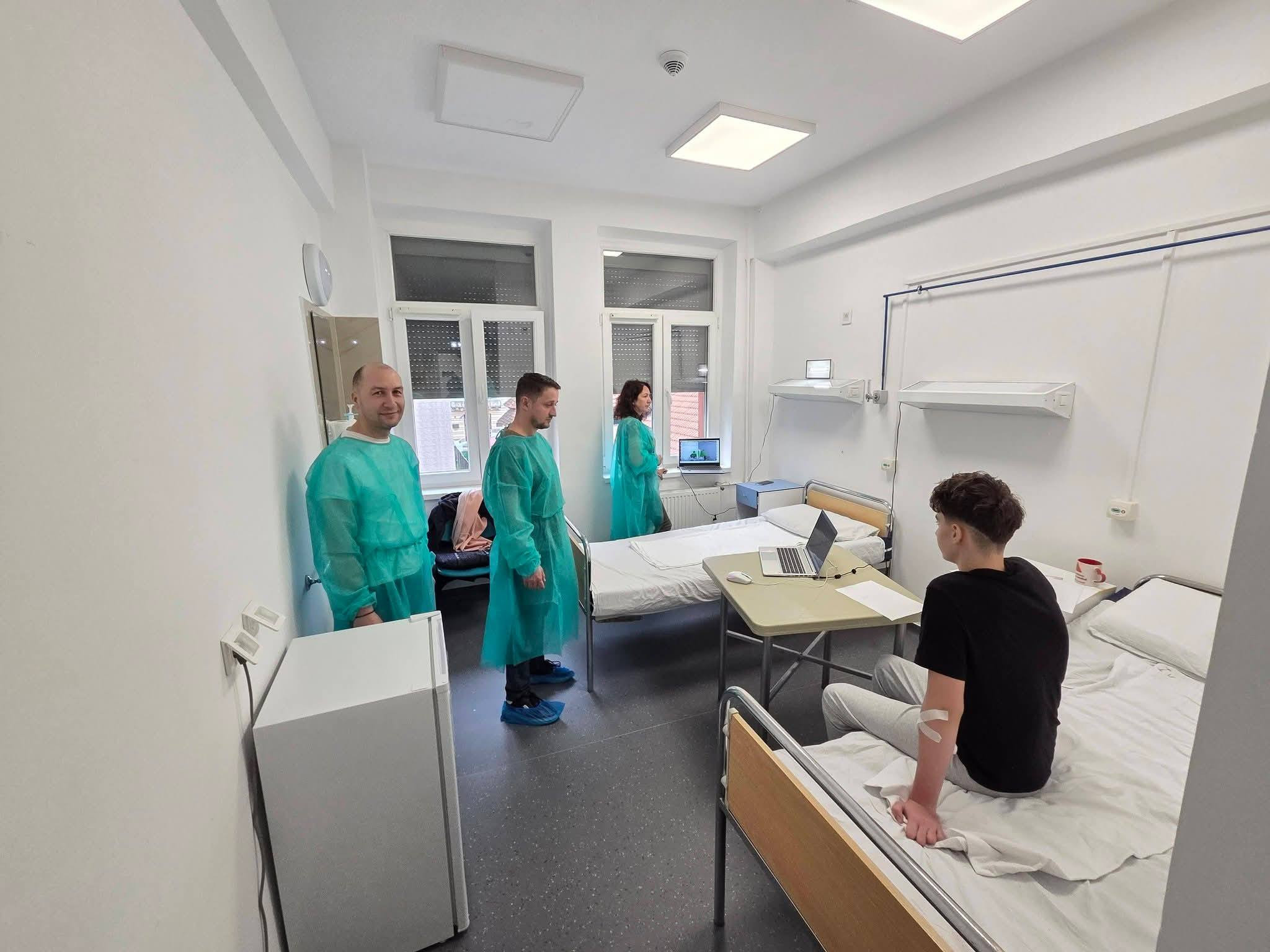 Elevul din Tg. Jiu care a susținut olimpiada din spital a mai dat o probă, pentru lotul național. ”Suntem mândri de tine”