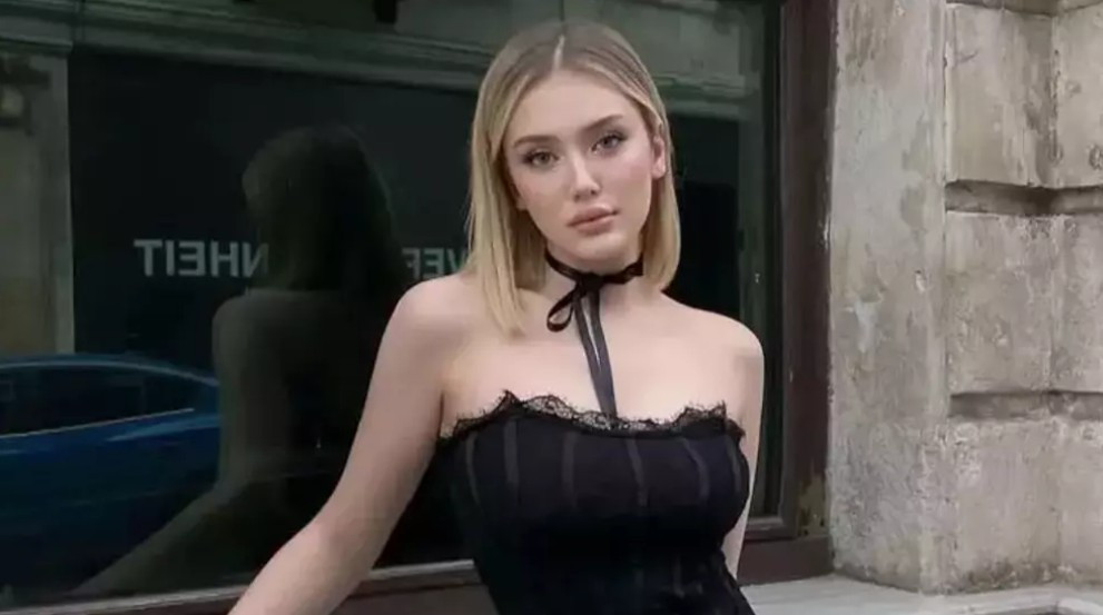 O vedetă TikTok din Turcia, Kübra Karaaslan, a murit la vârsta de 21 de ani după ce a sărit de pe un pod