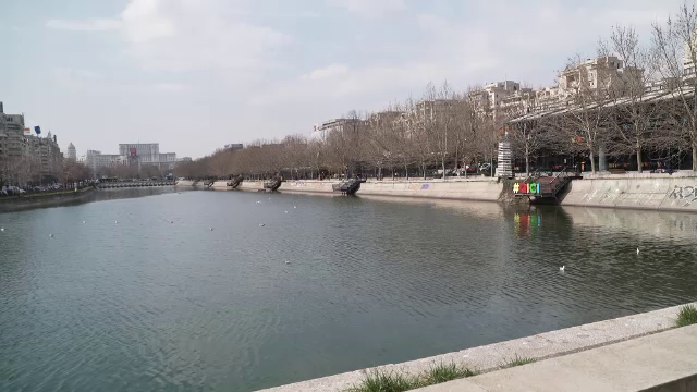 Râul Dâmbovița, viitoarea atracție a Bucureștiului. Autoritățile vor să-l transforme într-o promenadă urbană „ca afară”