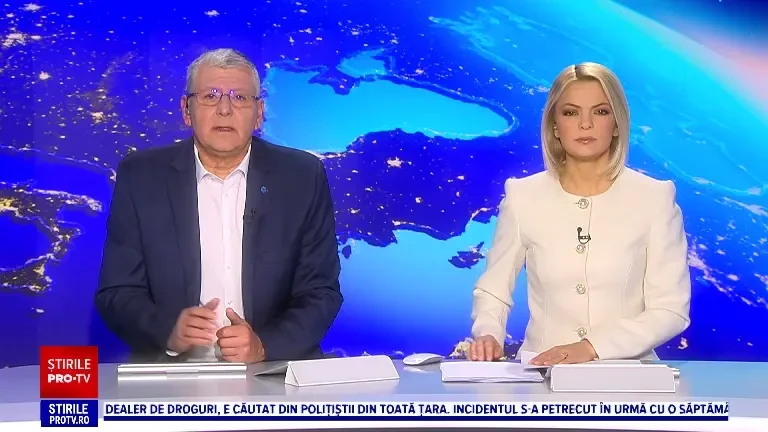 Un șofer de 22 de ani ar fi pierdut controlul volanului pe carosabil umed și a lovit 10 mașini parcate, în Capitală