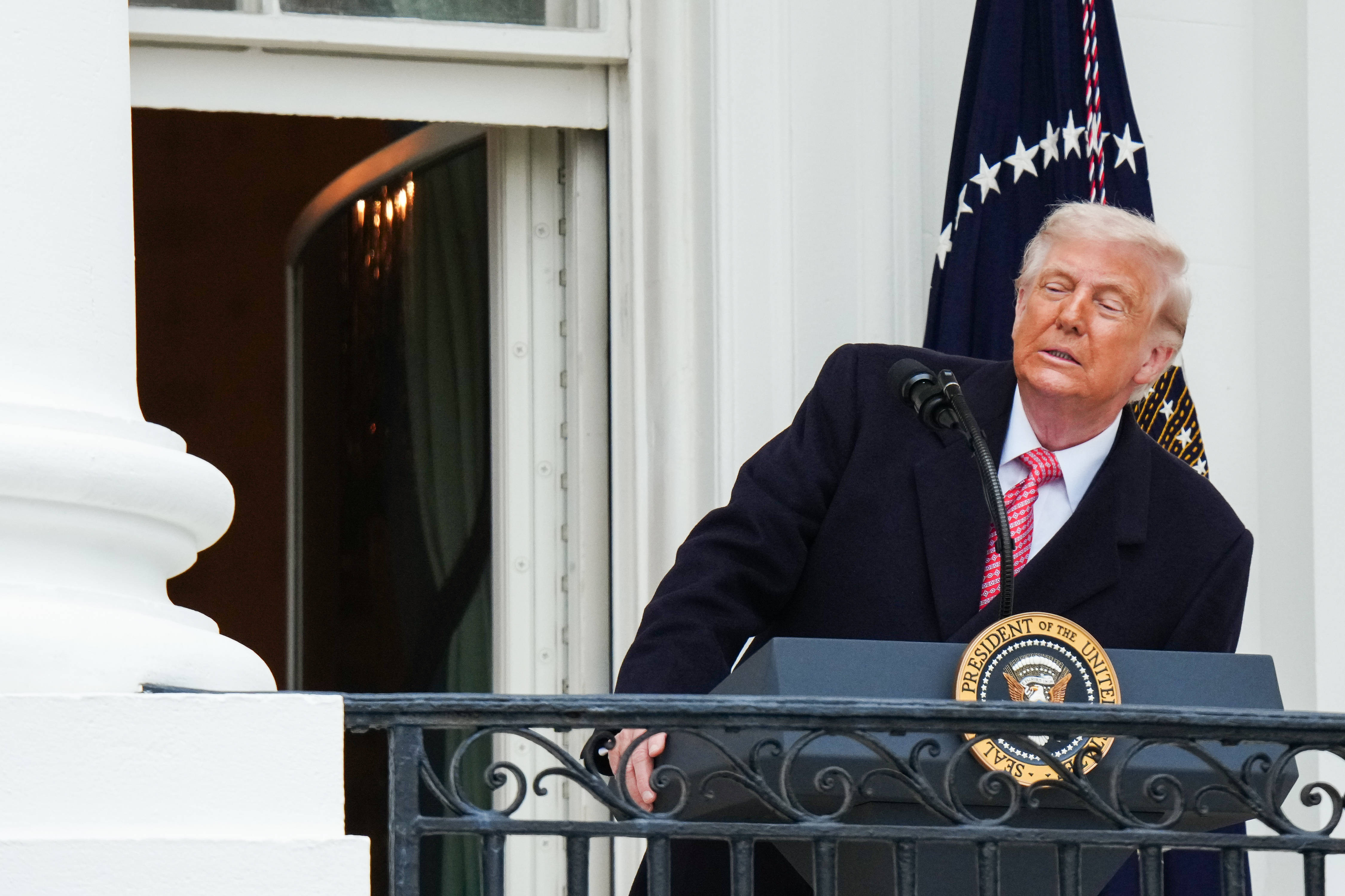 Petrolul &icirc;nregistrează scumpiri record la nivel global după c&acirc;teva cuvinte rostite de Trump. Ce a spus președintele SUA