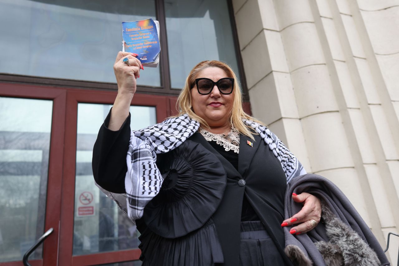 Diana Șoșoacă implicată în accident rutier la București.