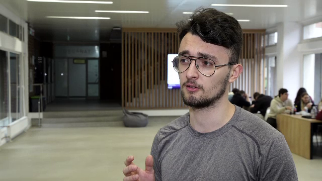 Tinerii lasă AI-ul să vorbească pentru ei: de la despărțiri la discuții dificile, relațiile sunt „externalizate”