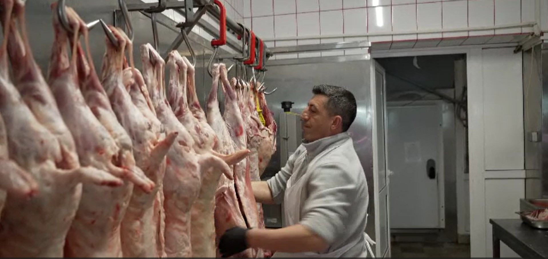 Cât a ajuns să coste carnea de miel chiar înainte de Paște. „Prețurile sunt cu circa 25-30% peste cele de anul trecut”