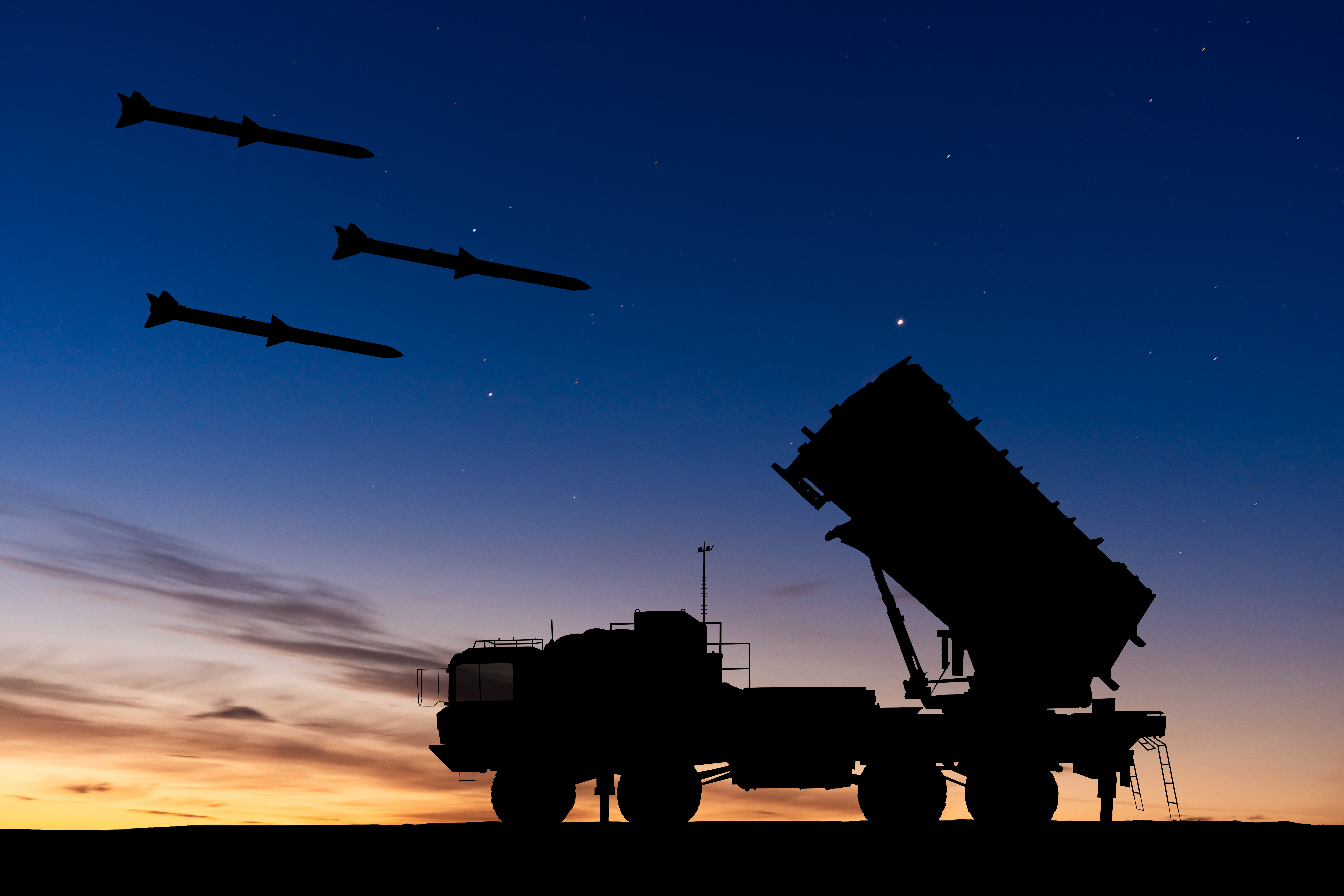 Atac cu rachete și drone în Emiratele Arabe Unite: „Sistemele de apărare aeriană au fost activate”. Țintele vizate de Iran