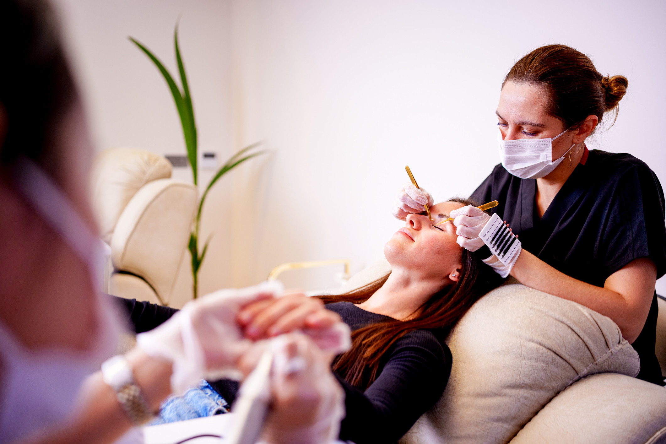 O femeie a renunțat la gnele false și a descoperit că suferă ed o boală rară. „Nu mă așteptam la așa ceva”