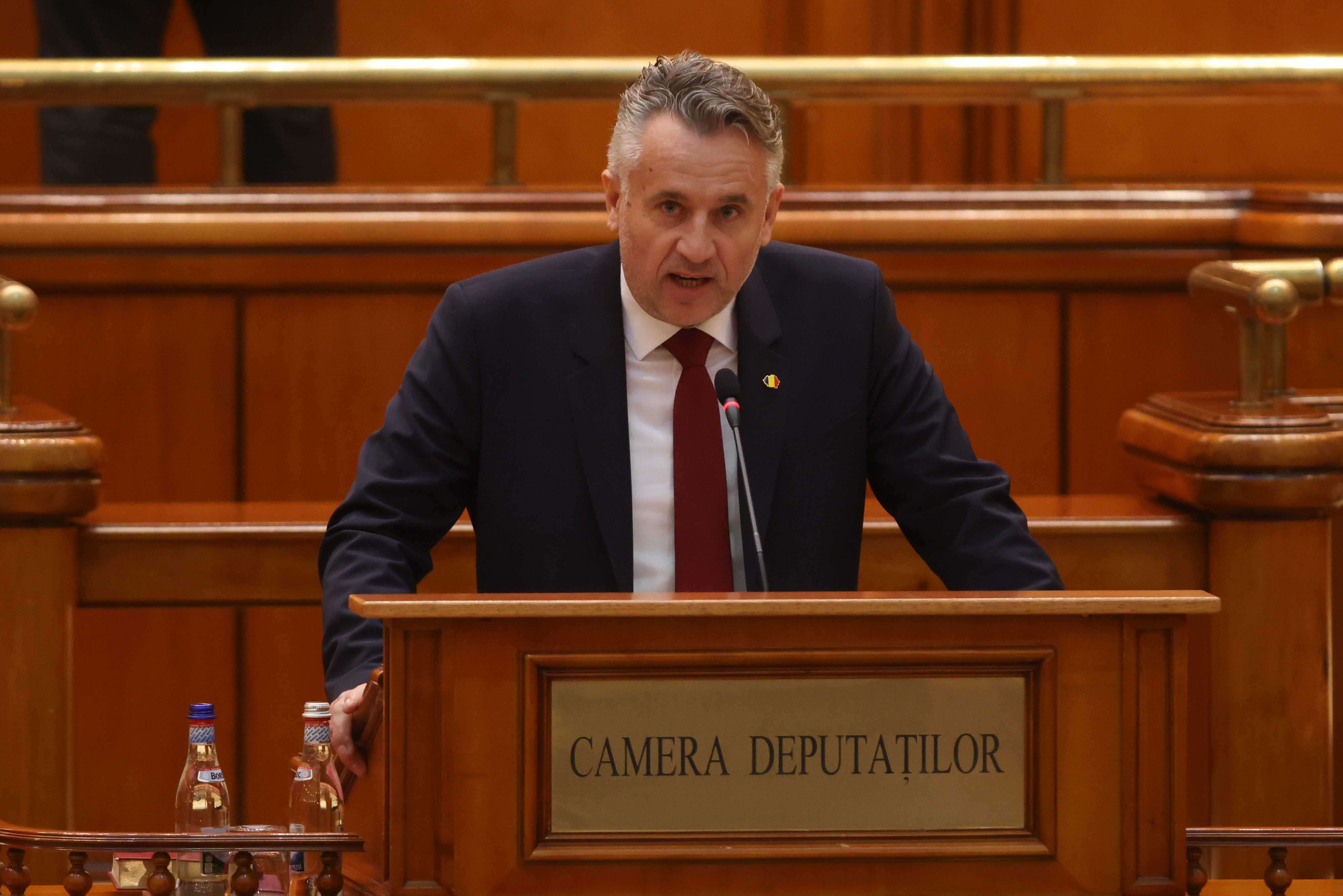 Deputatul AUR Tiberiu Boşutar, trimis în judecată, după ce a spus pe Facebook: ”Ar trebui să aruncăm în aer clădirile astea”