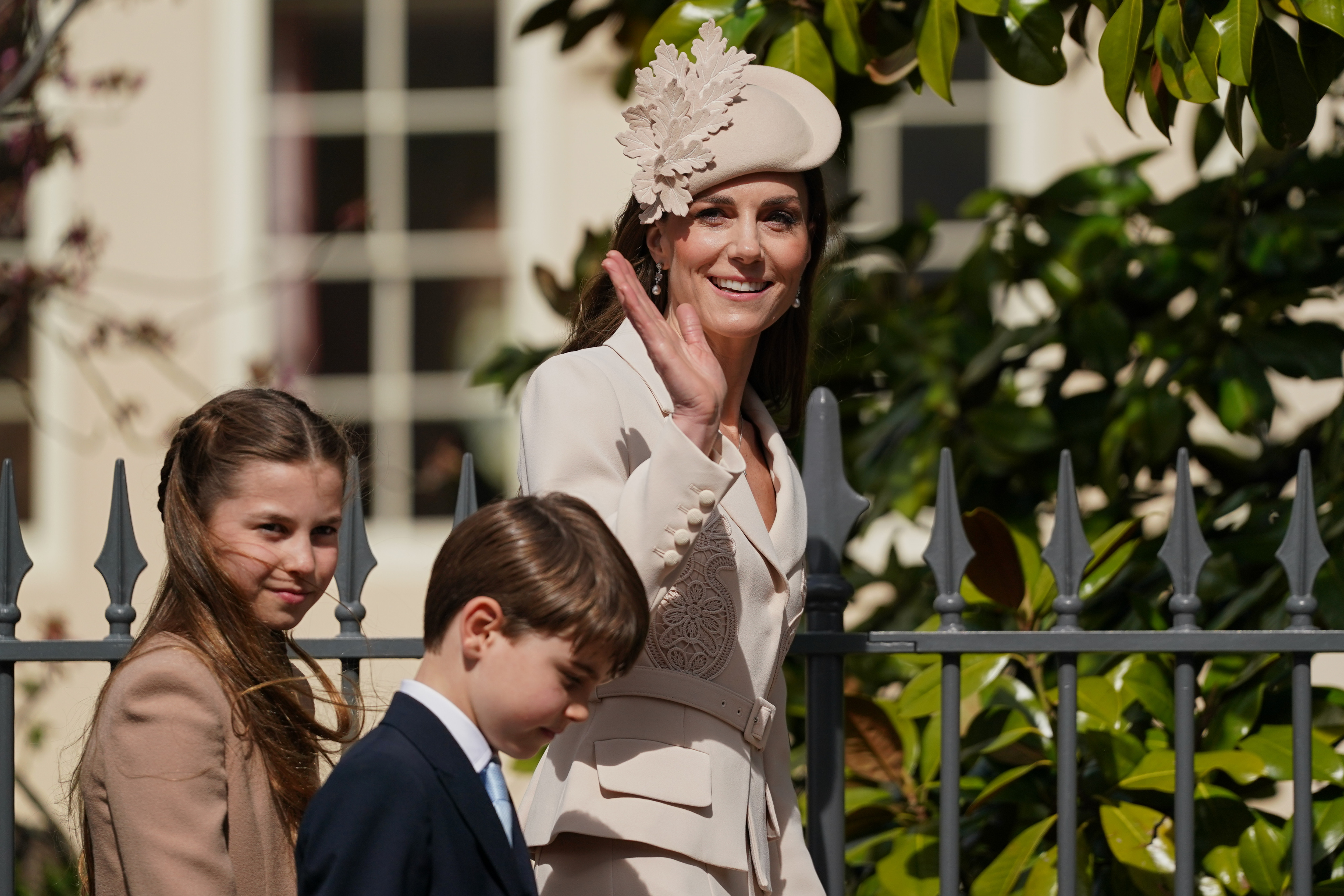 Kate Middleton a atras toate privirile la slujba de Paște, unde a apărut alături de Prințul William și copiii lor. FOTO