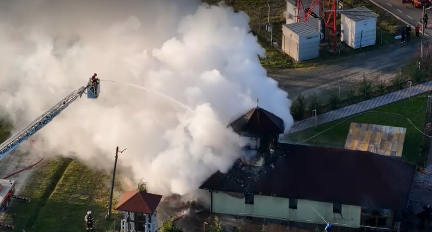 O biserică nouă din țară a ars din temelii în Săptămâna Mare. Cauzele incendiului