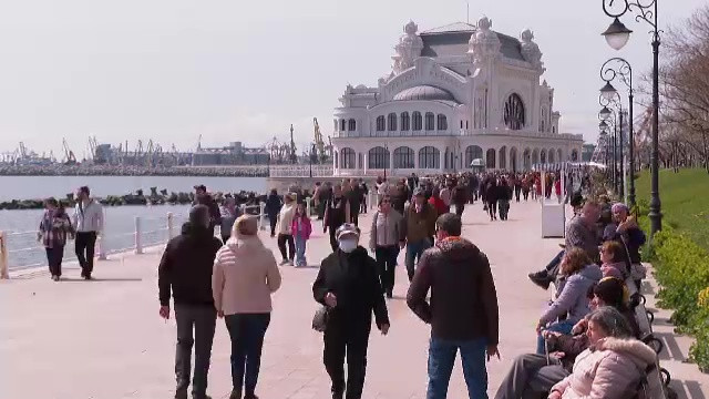 Aproximativ 5.000 de turiști au petrecut de Paște la malul mării. La terase, cele mai comandate preparate au fost scoicile
