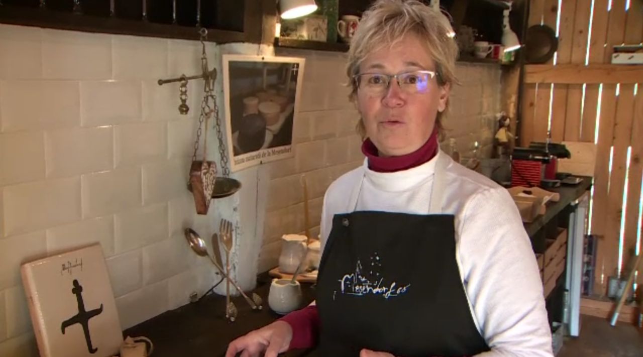 Oana a abandonat slujba de finanțist la BNR pentru un punct gastronomic în Meșendorf. Soțul stăpânește arta brânzeturilor