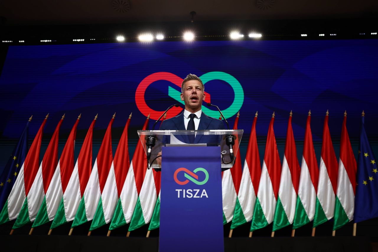 Peter Magyar continuă politica lui Viktor Orban în privința Ucrainei, dar se rupe definitiv de Rusia