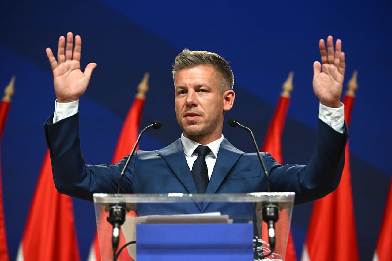 Scandal. Peter Magyar îl acuză pe ministrul de externe demisionar Peter Szijjarto că a distrus documente confidențiale