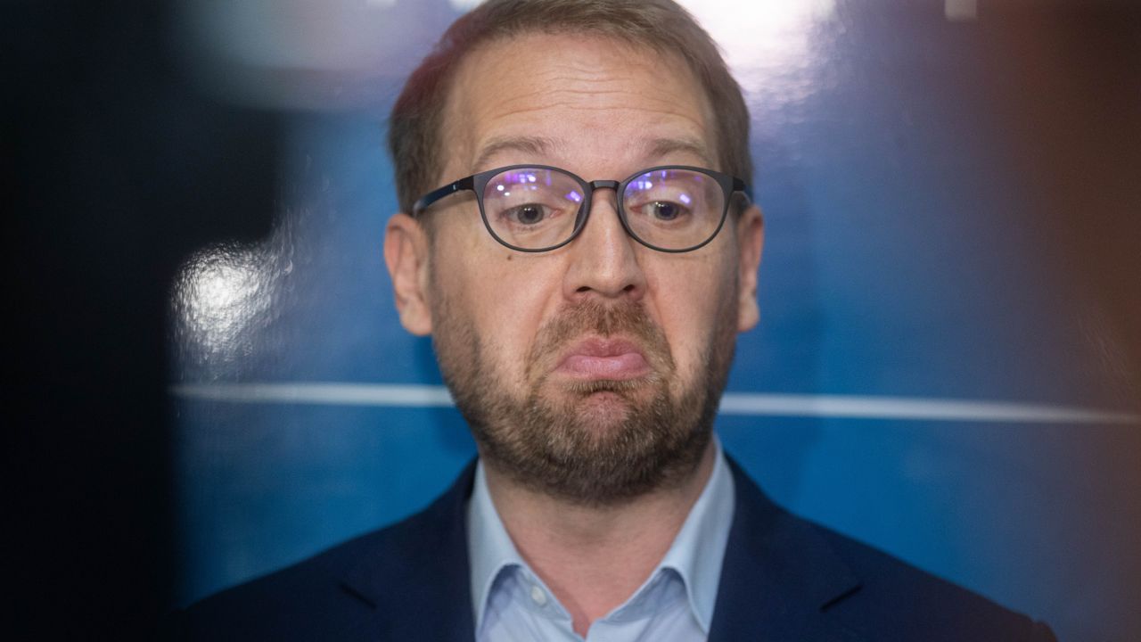 Dominic Fritz acuză AUR că a ajutat PSD să obțină avize favorabile „pe bandă rulantă” pentru miniștri: „Love is in the air”