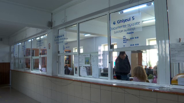 Reforma promisă din administrație a adus doar posturi „tăiate pe hârtie”. „Artificiile” inventate de primari