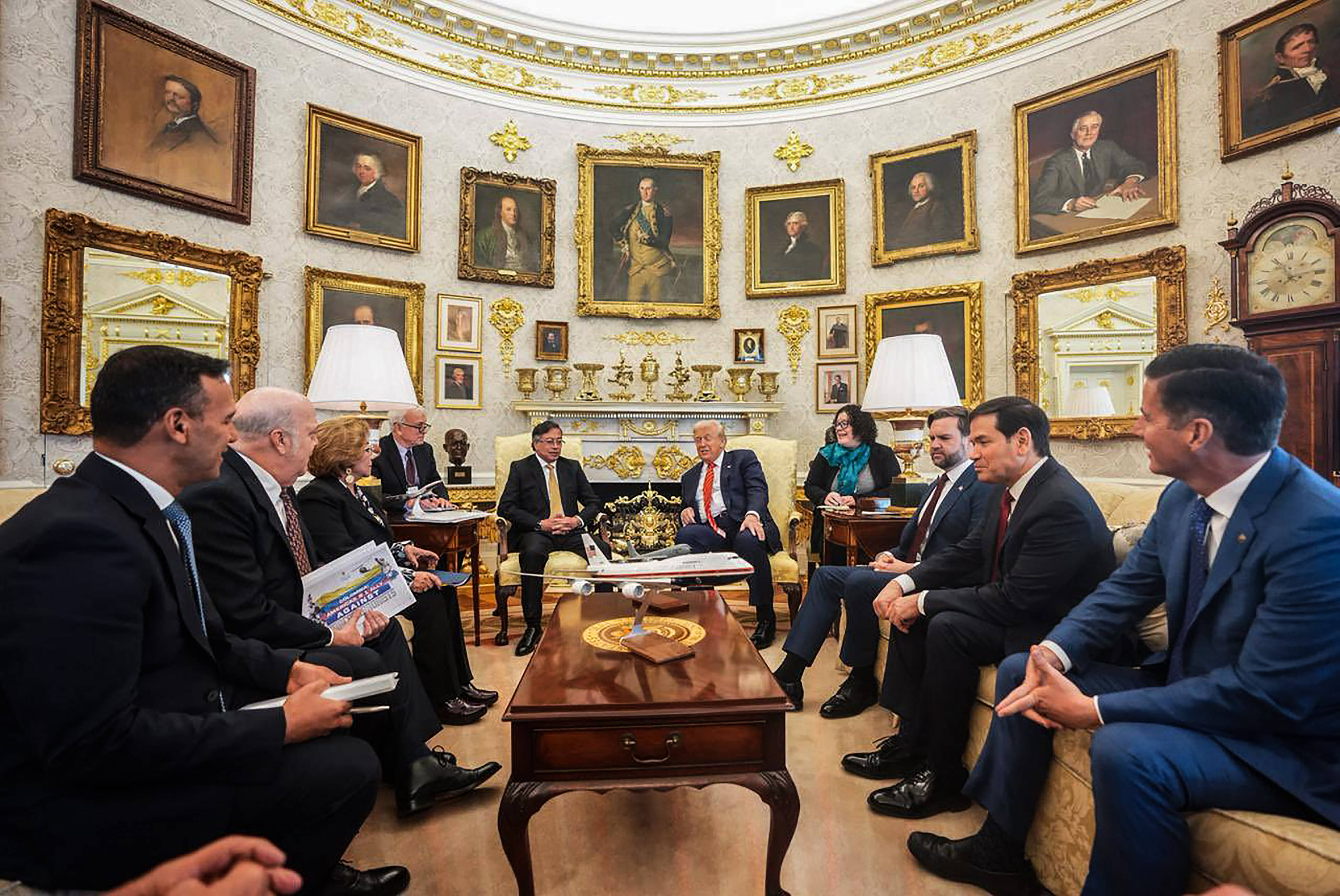 Președintele Columbiei avertizează că politicile SUA pot provoca o rebeliune în America Latină. ”Nu am mers să îngenunchez”