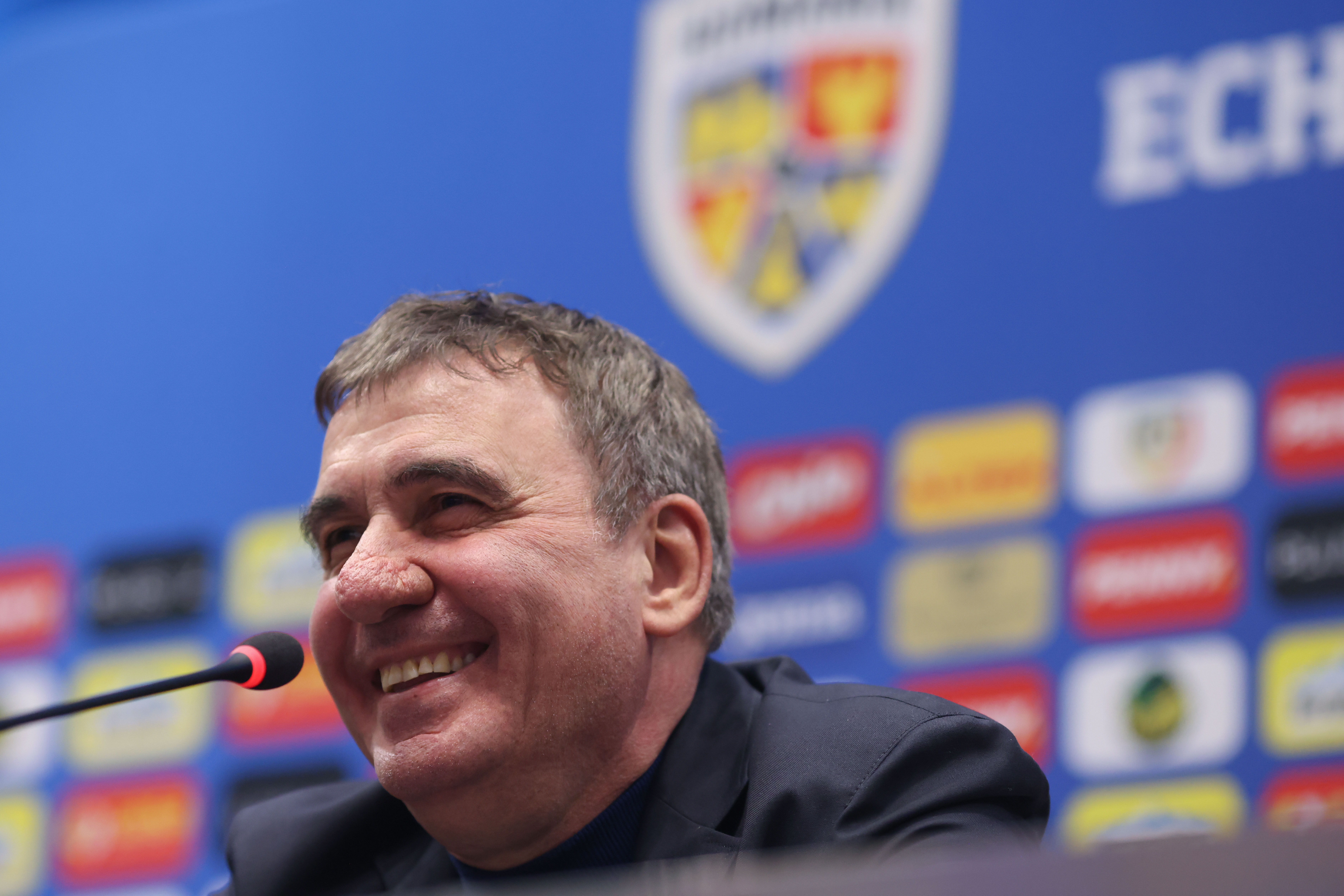 Gheorghe Hagi l-a felicitat pe Chivu: „Un rezultat uriaș și o confirmare a muncii tale extraordinare”