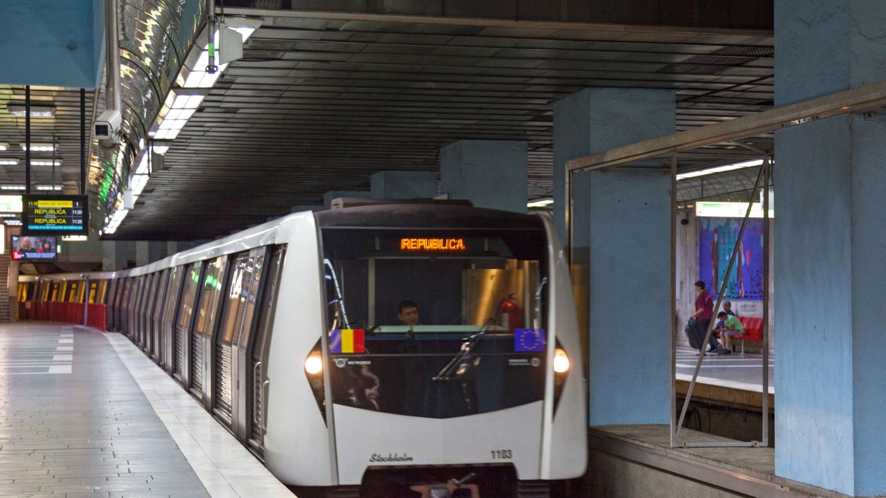 Metrorex ar putea rămâne fără curent din cauza datoriilor către Hidroelectrica