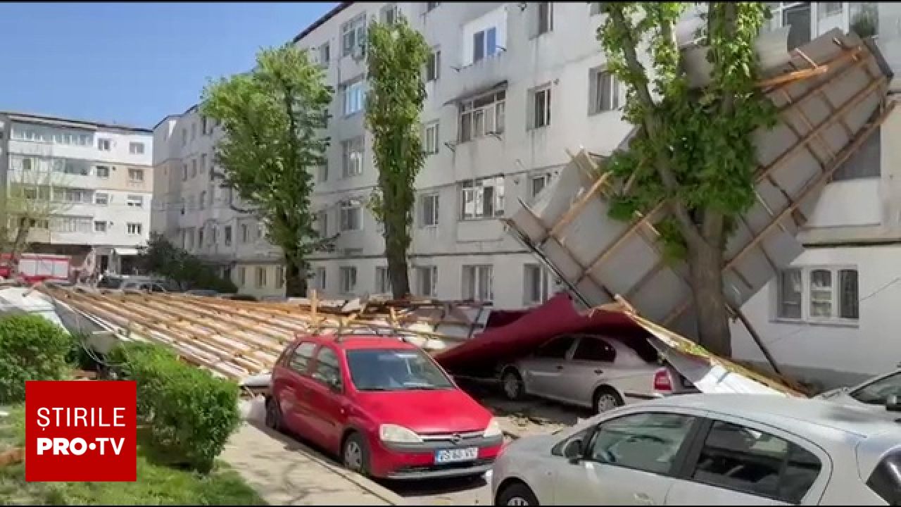 Un ciclon care traversează Câmpia Rusă a făcut ravagii în România. Vântul turbat a făcut victime în zona Moldovei