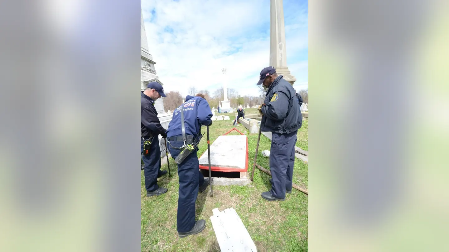 Crima sua cimitir abandonat 3