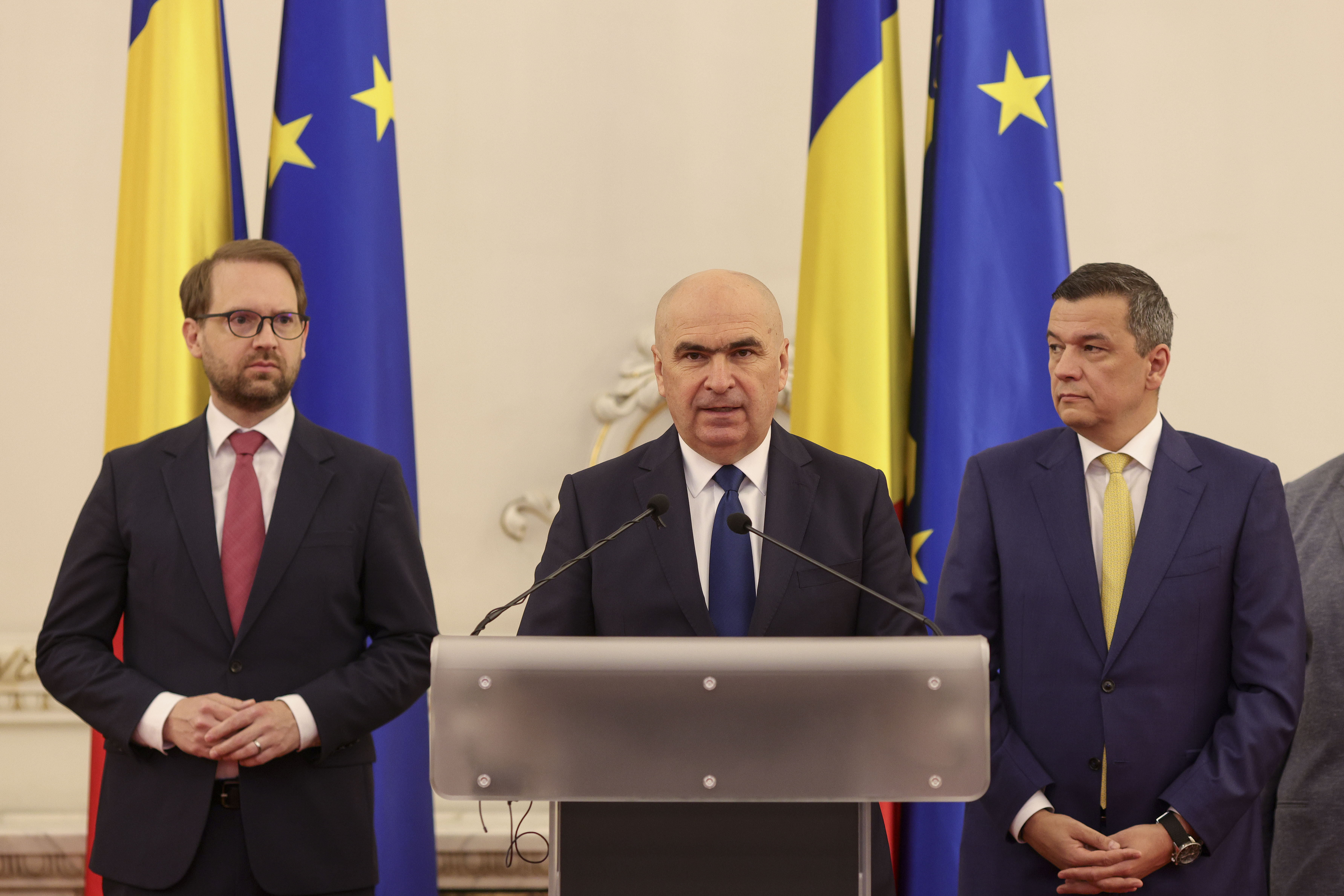 Politolog: PNL-USR devine prima forță parlamentară. Negocierea pentru un nou guvern nu va mai fi dirijată de PSD