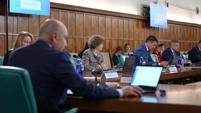 Agențiile de rating avertizează România: instabilitatea politică poate aduce retrogradarea