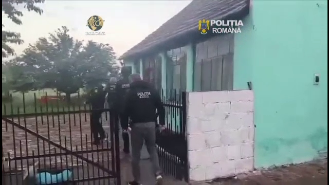 O fată de 17 ani din Timiș a fost bătută, drogată și abandonată pe câmp după ce a refuzat cererea iubitului de a se prostitua