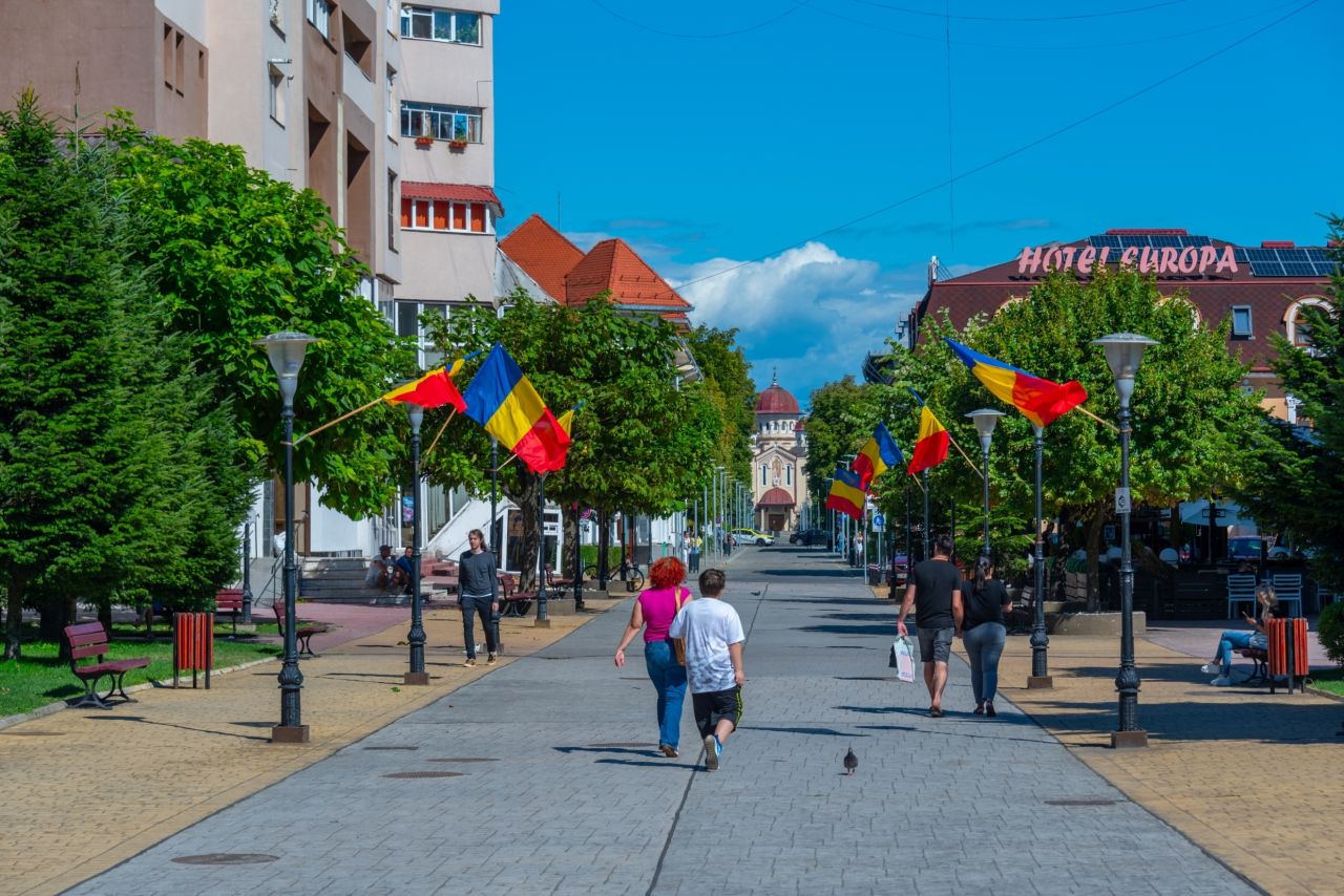 Economia României a început anul „pe minus” iar inflația a sărit la aproape 11%. „Misterul” exploziei chiriilor