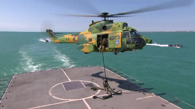 Asalt spectaculos asupra fregatei Mărășești. Forțele speciale NATO au simulat o operațiune de mare risc în largul Mării Negre