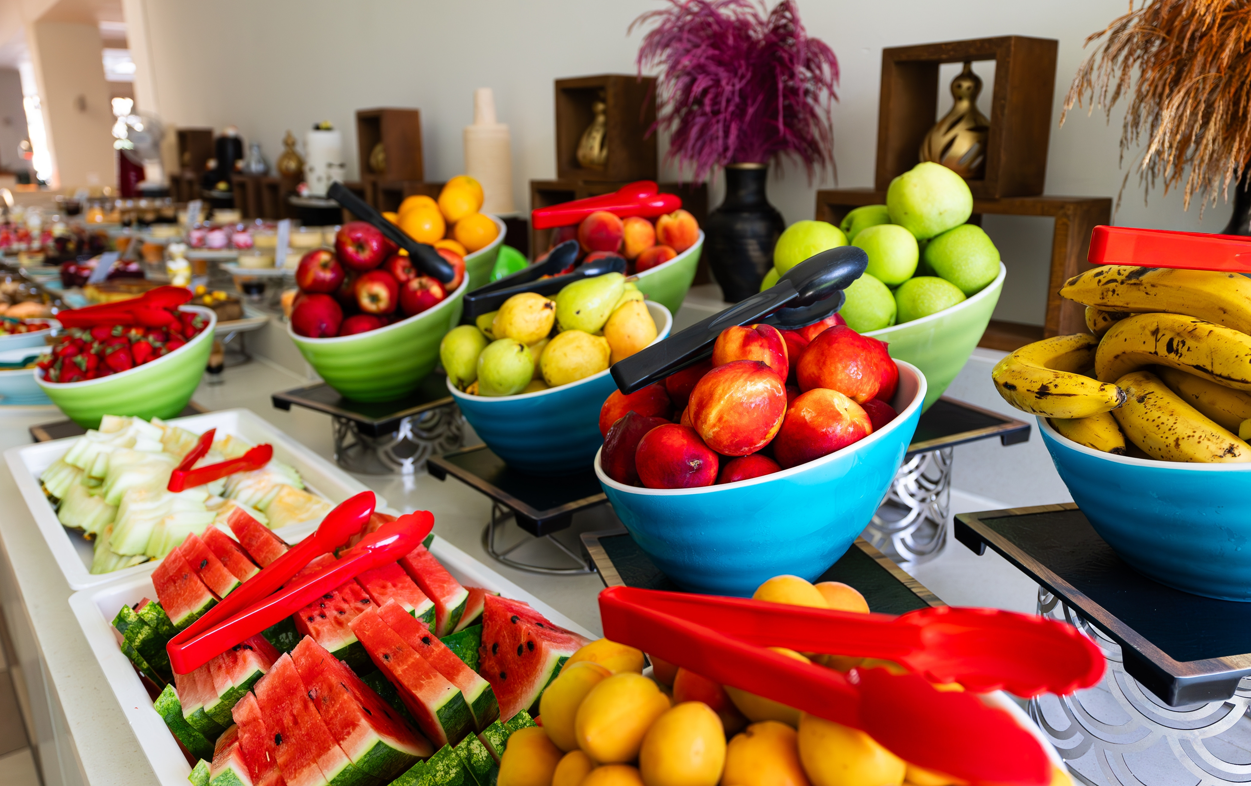 Ce alimente ar trebui să eviţi la bufetul hotelurilor all inclusive. Sfaturile unui specialist în turism