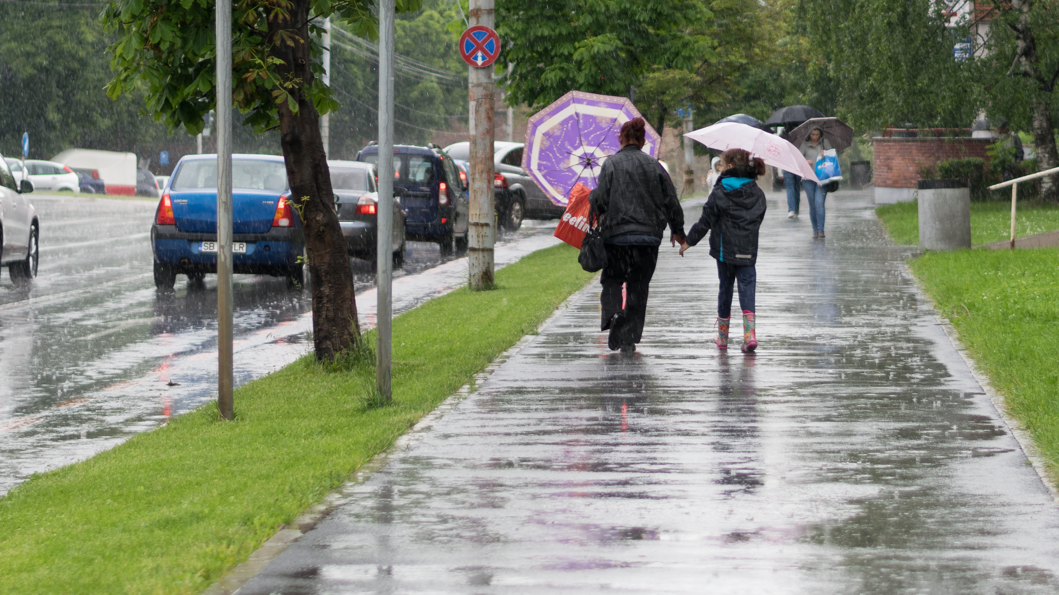O nouă avertizare de vreme rea. Regiunile sub Cod galben