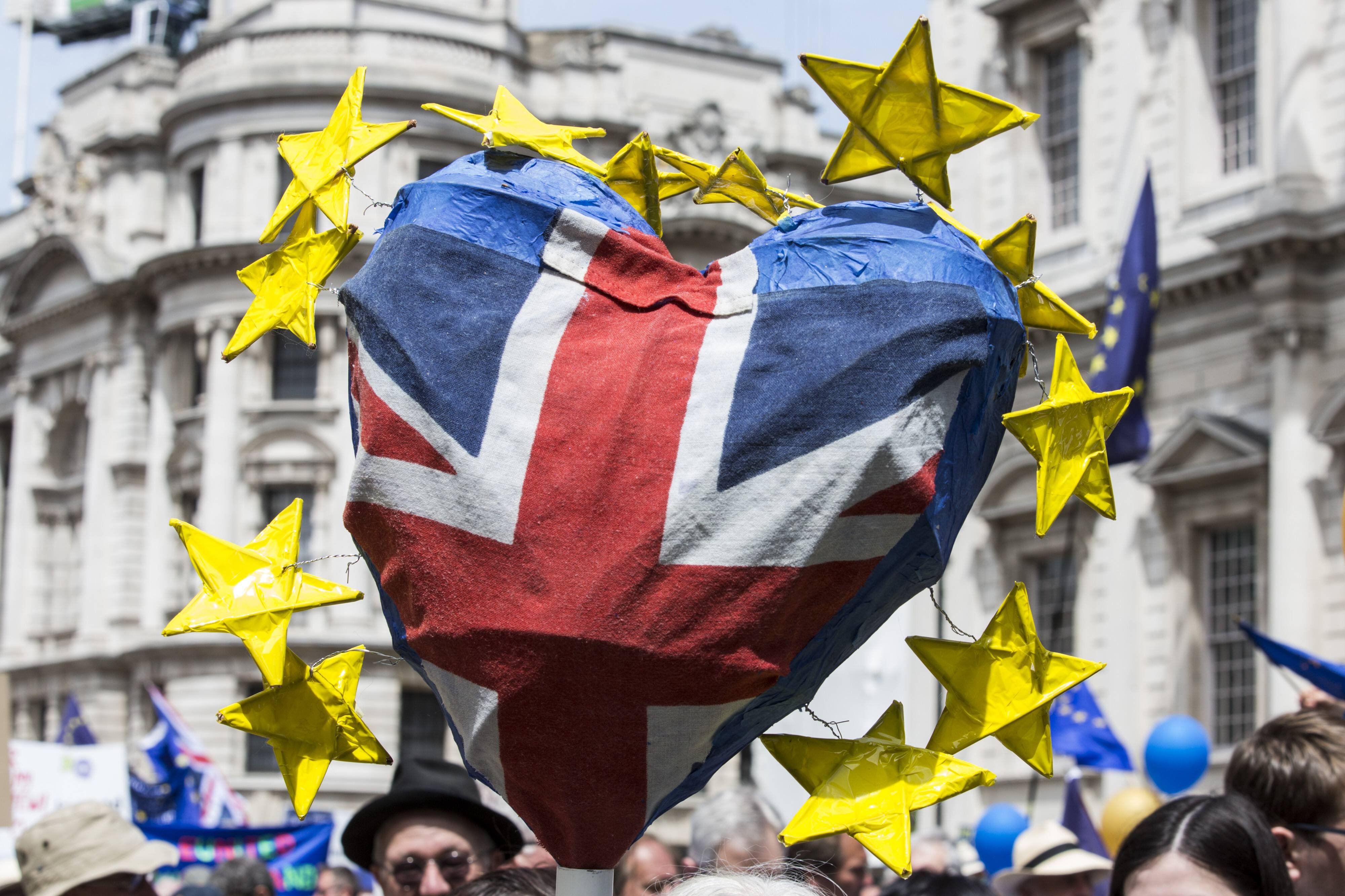 Marea Britanie vrea înapoi în Uniunea Europeană. BBC: Londra pregătește redeschiderea pieței unice cu bunuri UE