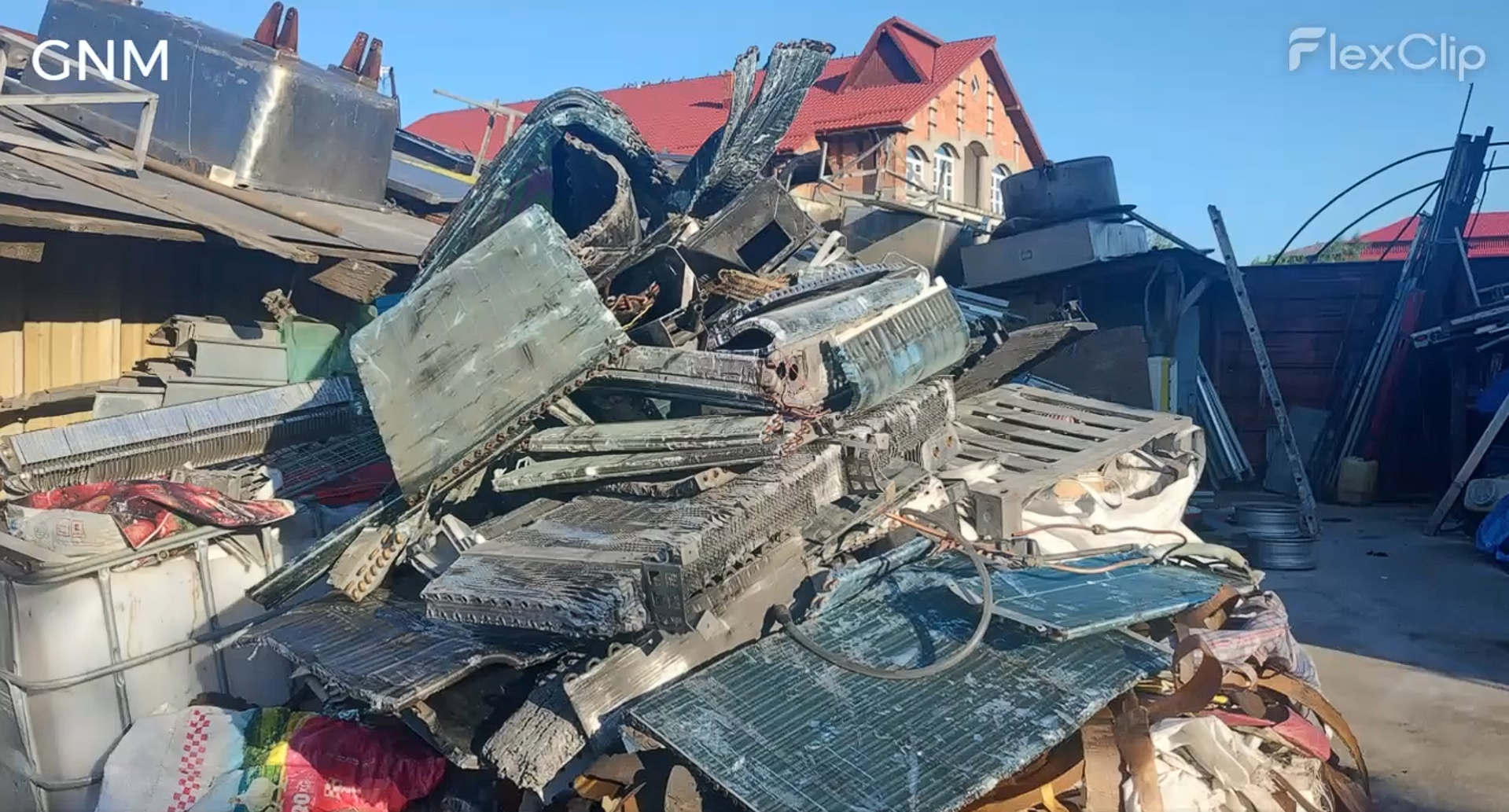 Ce au găsit autoritățile în Sintești, după ce au monitorizat zona cu drone. VIDEO