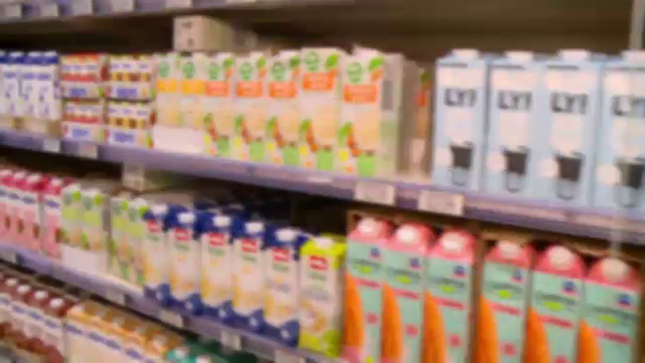De ce nu scad prețurile la lactate, deși prețul laptelui la ferme a scăzut semnificativ