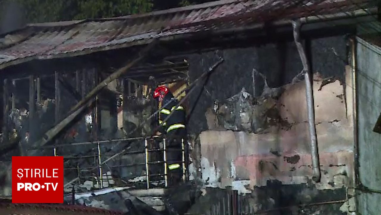 Incendiu de proporții lângă Capitală. O casă a fost mistuită de flăcări ...