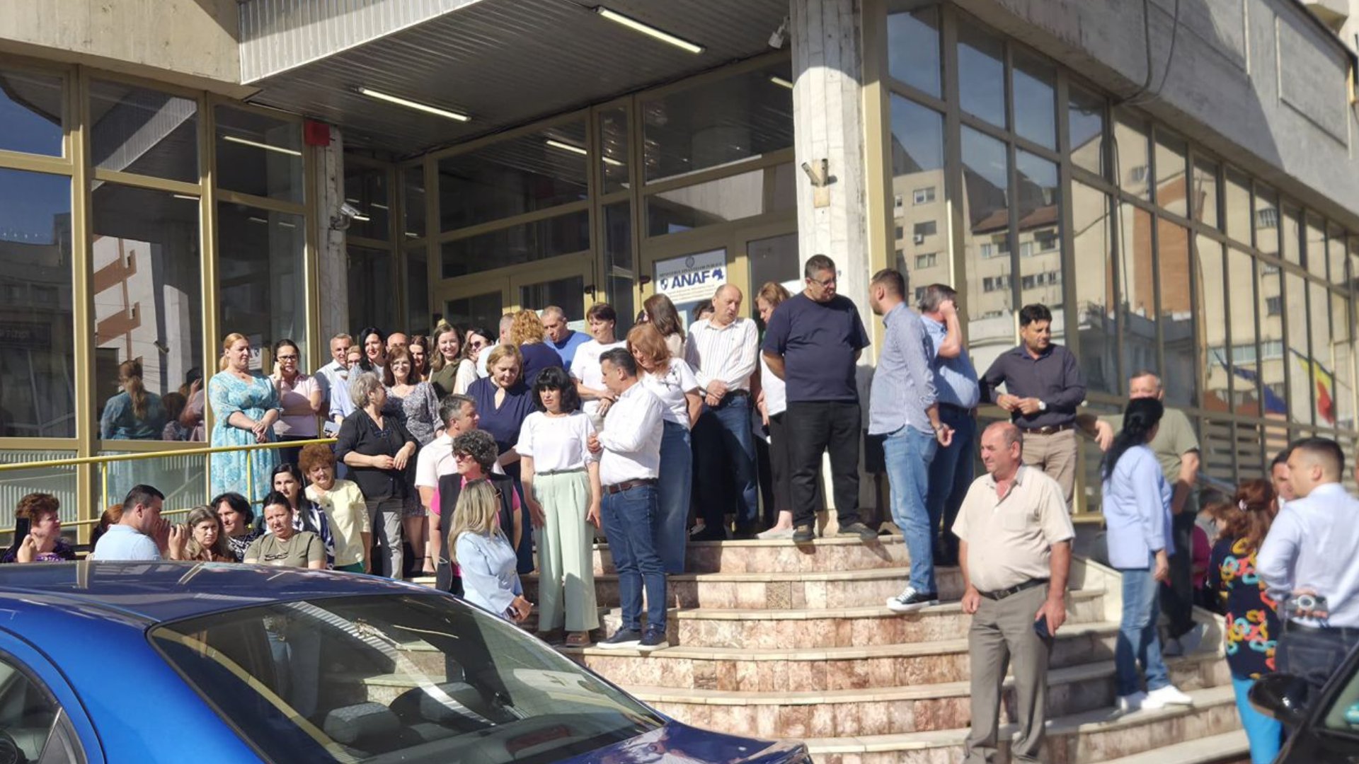 Ziua protestelor. Revoltați față de legea salarizării, mii de bugetari și-au întrerupt activitatea la nivel național