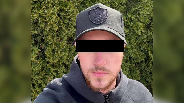 Prima reacției a tânărului care și-a ucis tatăl polițist. L-a înjunghiat de mai multe ori în centrul orașului