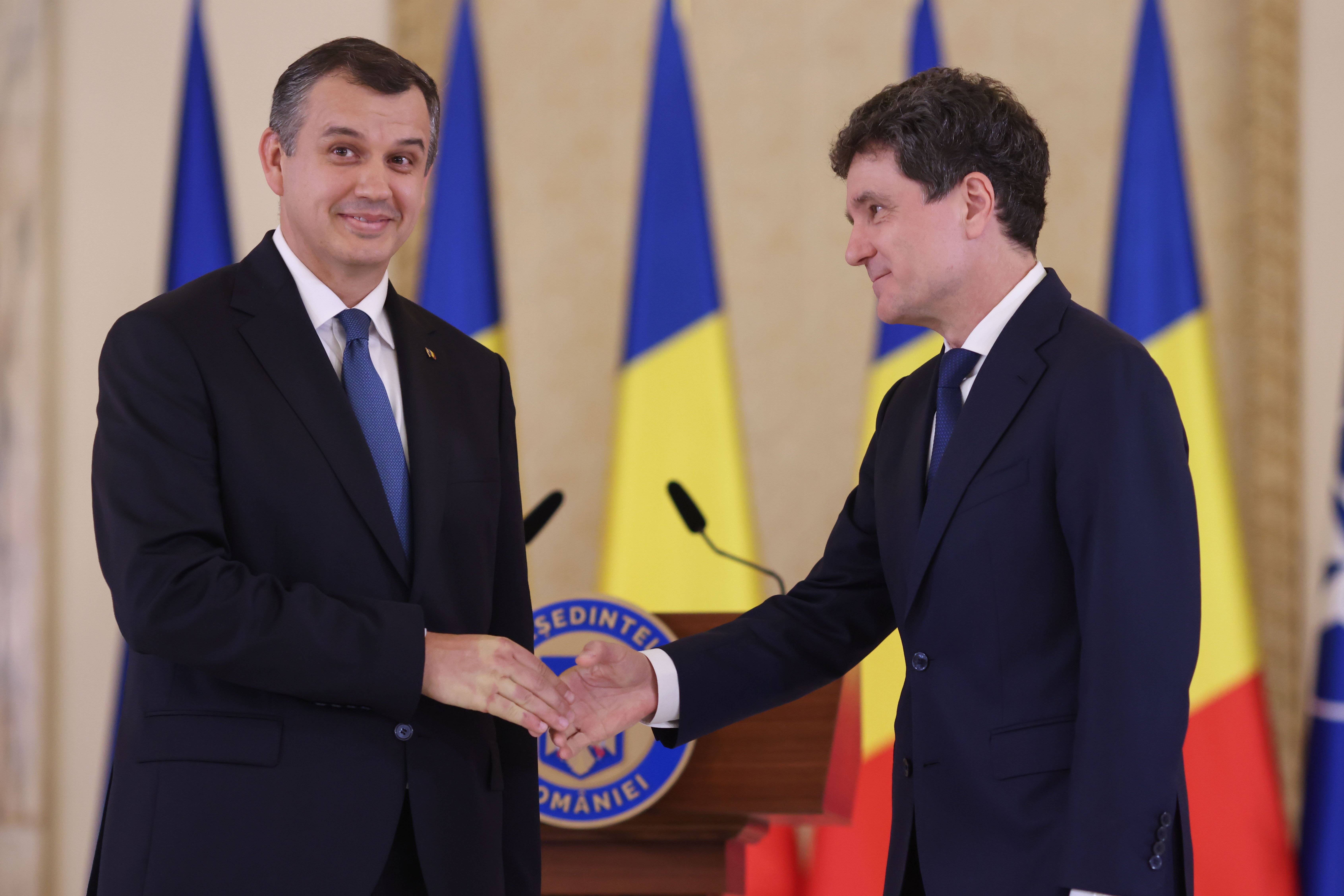 Cum îl descrie presa internațională pe premierul desemnat, Eugen Tomac: „Un liberal pro-occidental cu rădăcini în Basarabia”