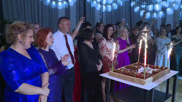 Banchetul, între emoţie şi nostalgie înainte de Bacalaureat. Cât a durat pregătirea pentru petrecere