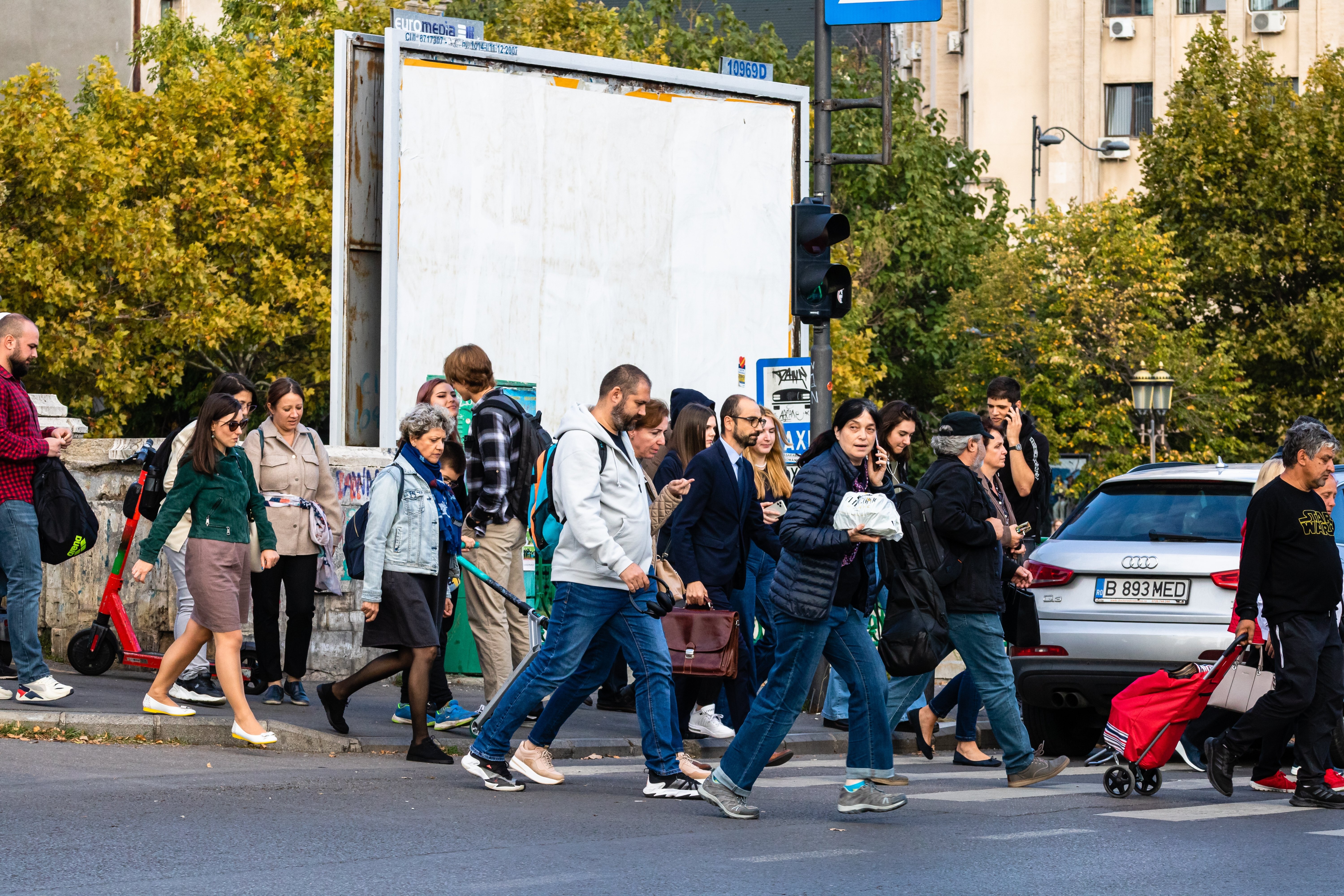 Economia României rămâne pe minus, dar noile date INS sunt mai bune decât estimările din mai