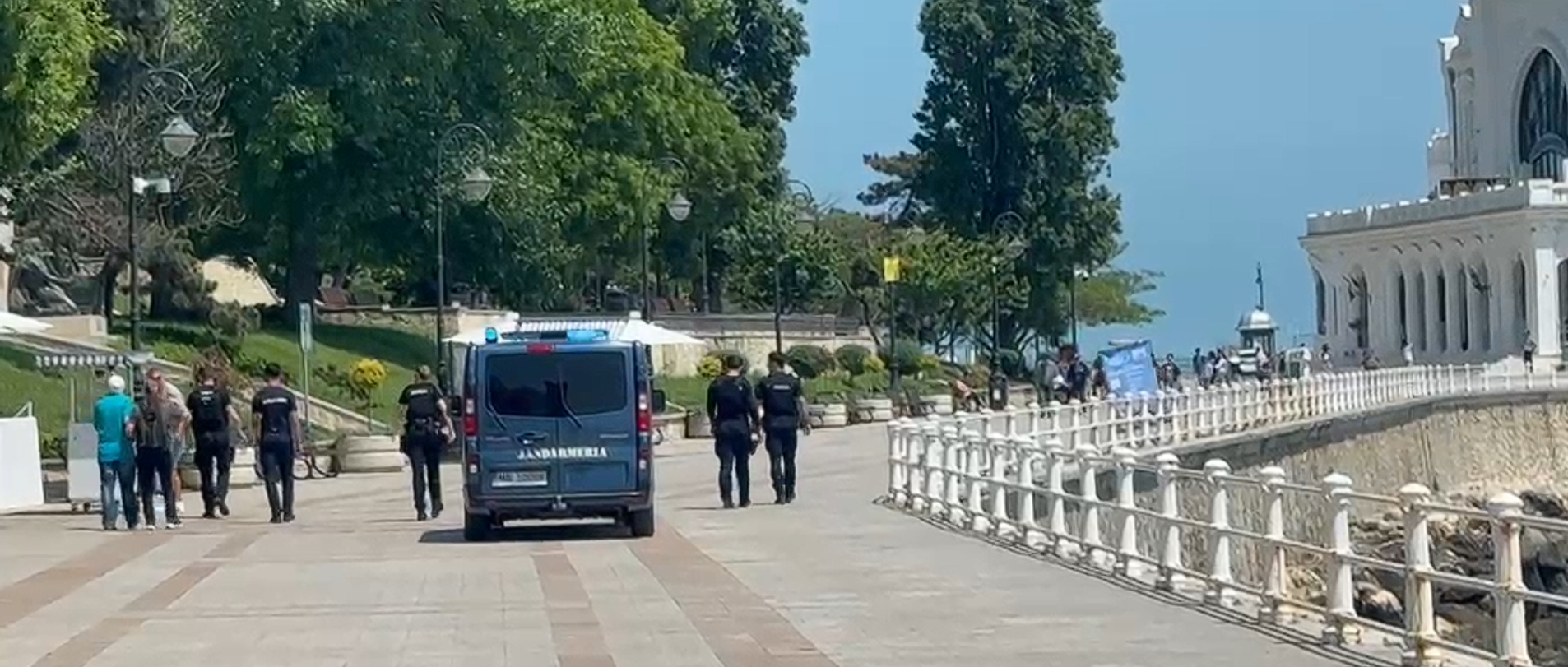 Peste 1.000 de persoane au fost evacuate de pe plajele litoralului, după ce o dronă maritină a explodat în Portul Constanța