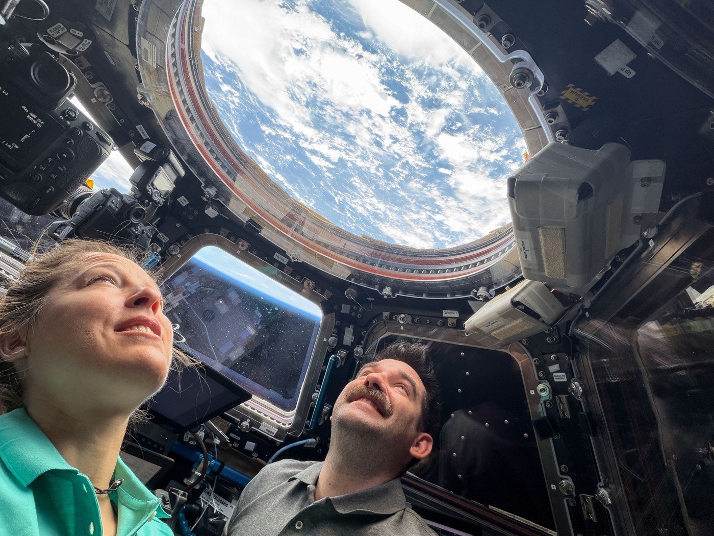 Alertă pe Stația Spațială Internațională. NASA a ordonat echipajului să se adăpostească din cauza unei scurgeri de aer