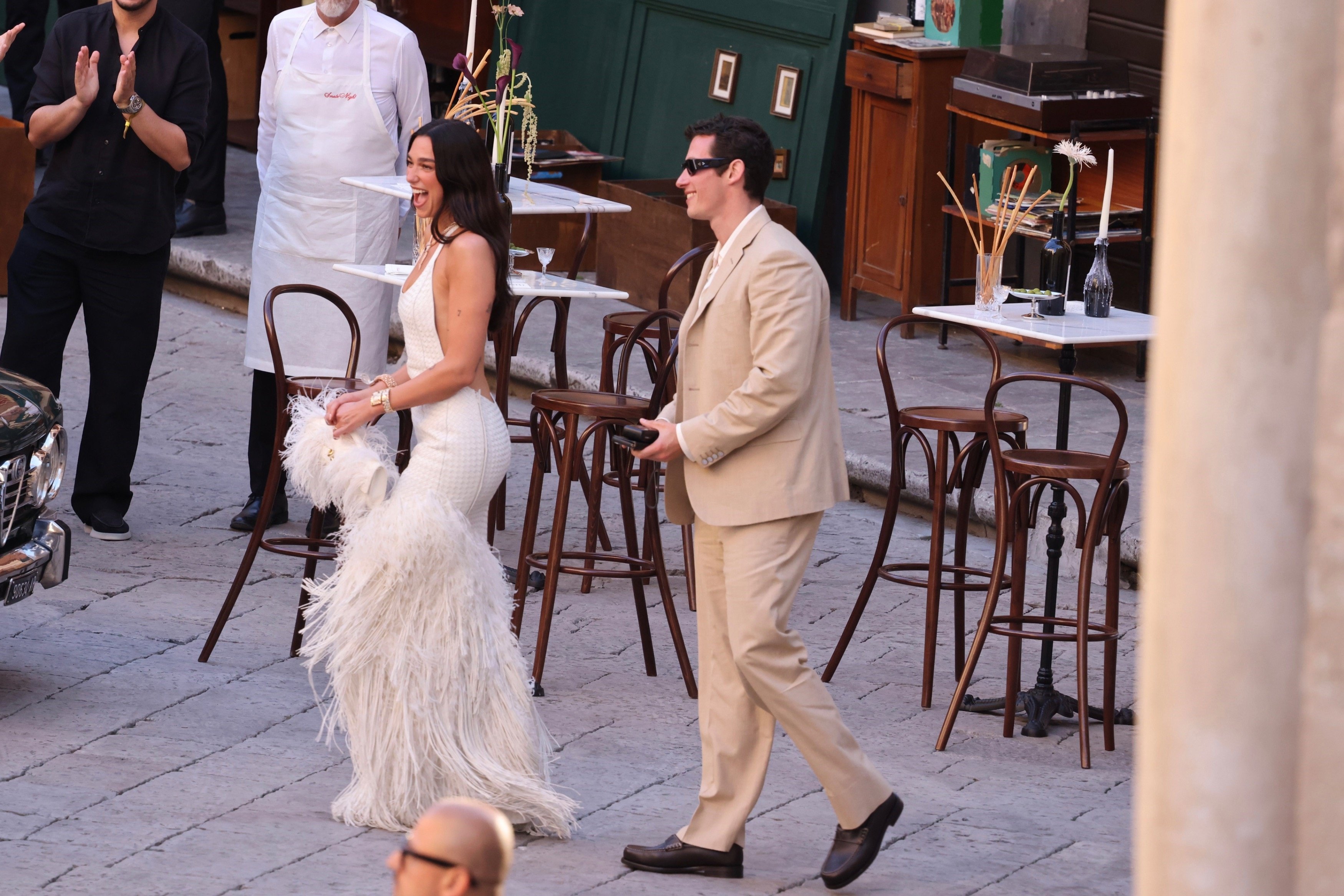 Primele imagini de la petrecerea de nuntă a cântăreței Dua Lipa și a actorului Callum Turner. GALERIE FOTO