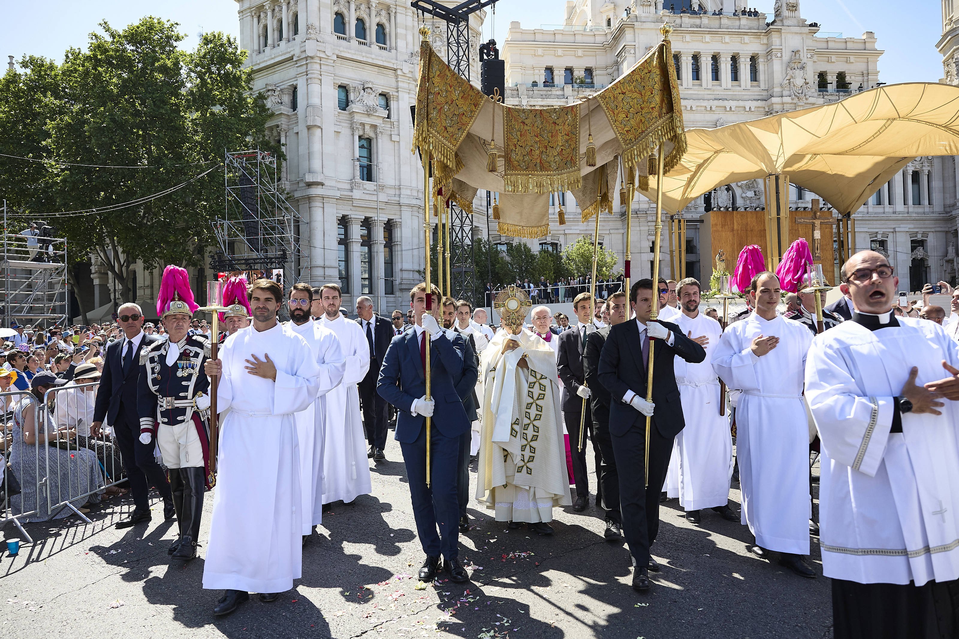 Sărbătoare uriașă la Madrid. Peste un milion de credincioși,