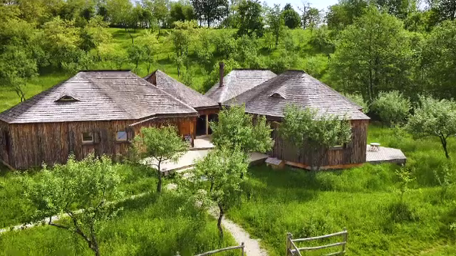 Oltenia de sub Munte, tărâmul unde fiii locului se întorc acasă pentru a-i reînvia istoria. Turiștii sunt ”absolut fascinați”
