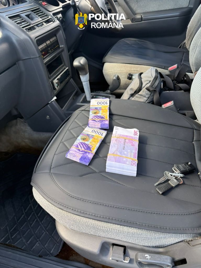 Doi bărbați din Oradea, reținuți după ce au falsificat aproape o jumătate de milion de euro. Au fost prinși în flagrant