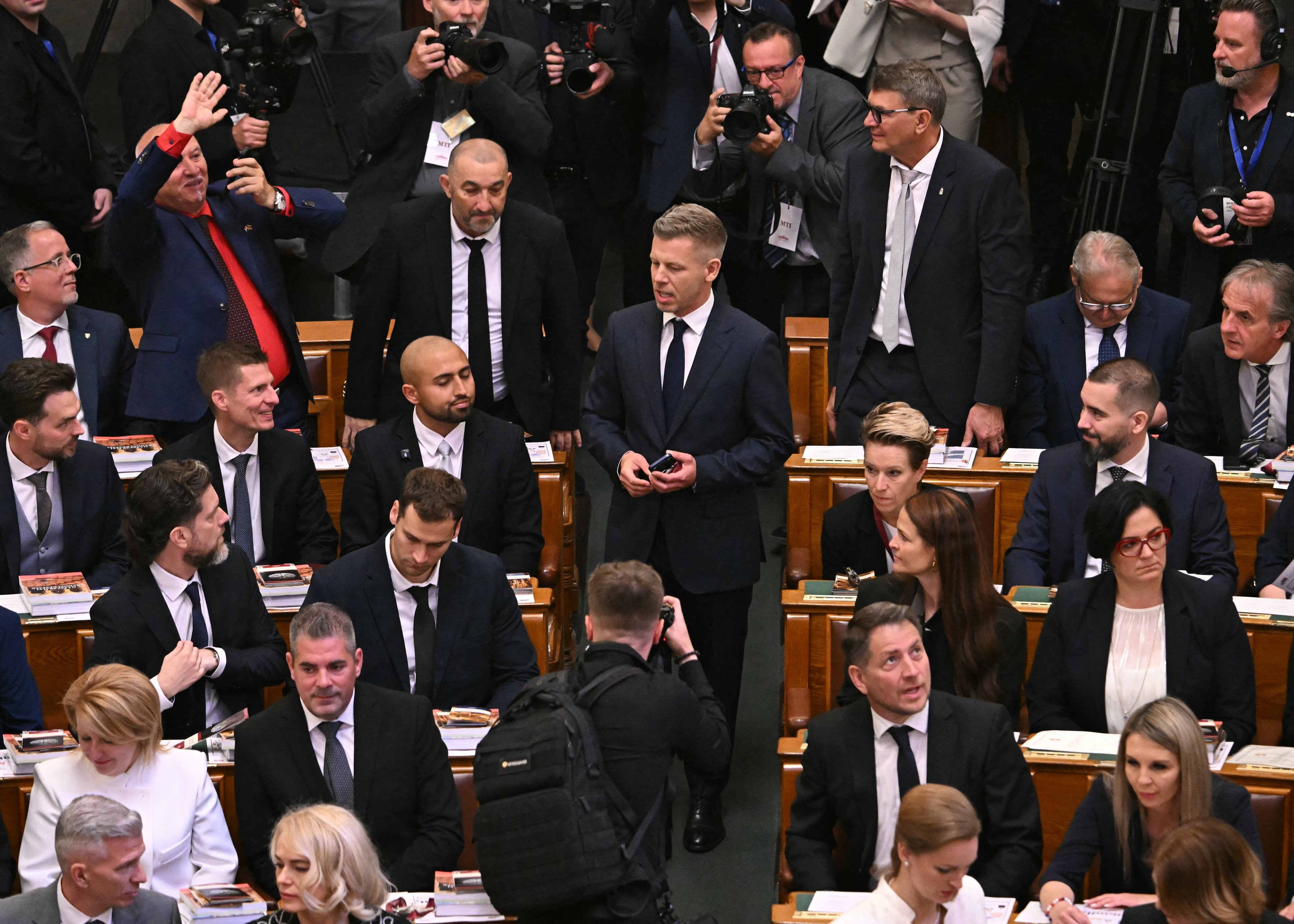 Toți deputații din Ungaria au fost de acord să-și reducă ven