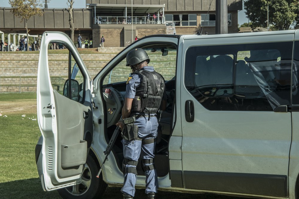 Cel puţin 12 morţi şi 9 răniţi într-un atac armat 