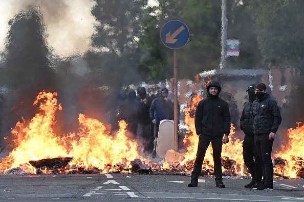 Violențele anti-imigranți continuă la Belfast. Familiile de români se tem să se mai întoarcă acasă: „Povești traumatizante”