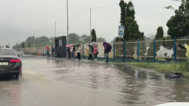 Cod roşu de ploi şi vijelii în judeţul Tulcea, până joi dimineaţa. Alerte de vreme rea în mai multe zone. HARTĂ